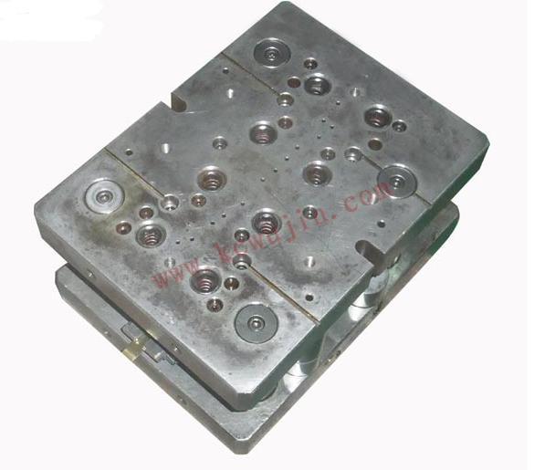 五金沖壓模具出現(xiàn)爆裂問題，模具設(shè)計(jì)需要注意哪些問題?